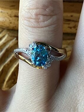 Swiss Blue Topaz White Diamond Ring Size 6.5
